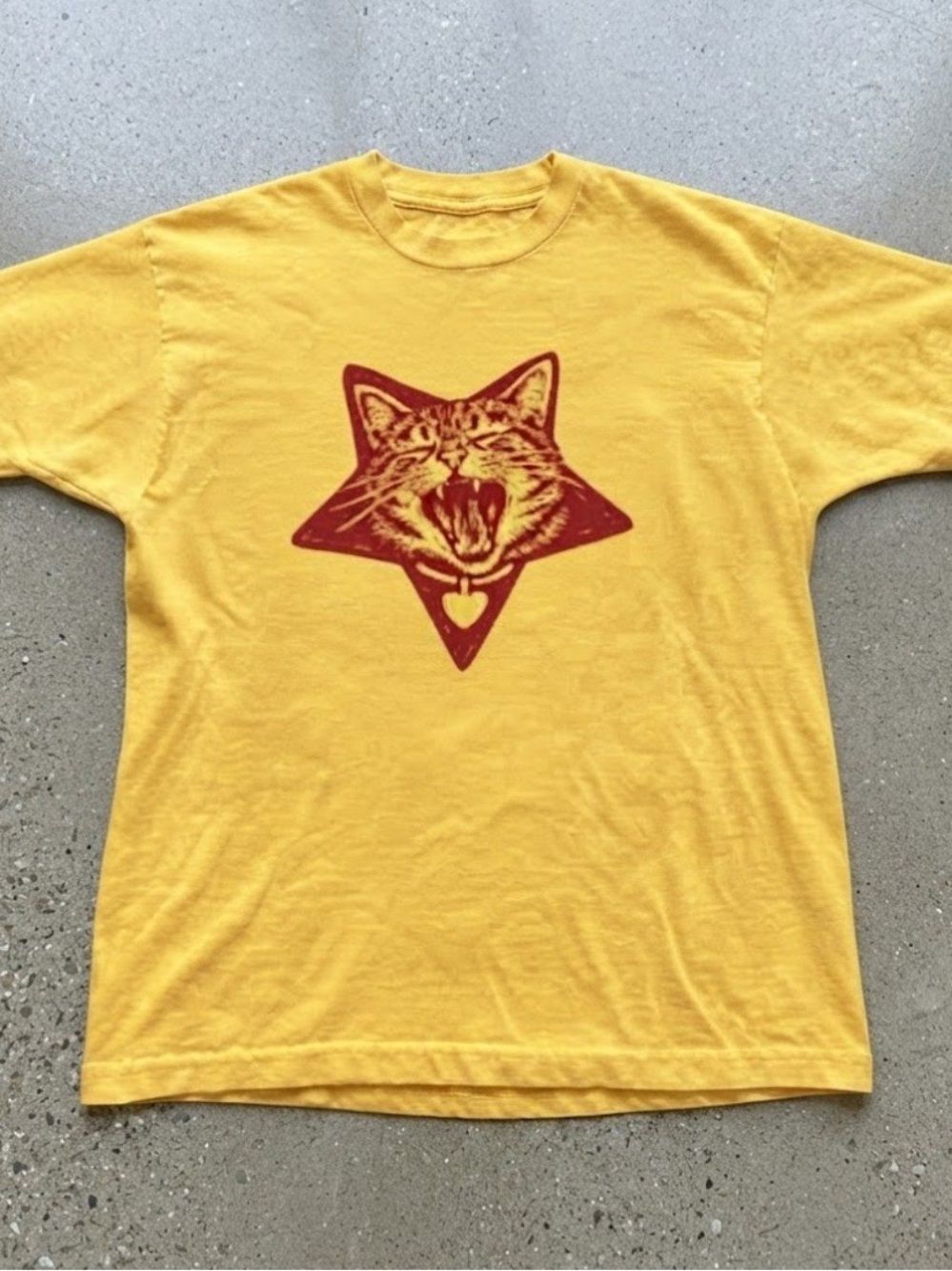 Star Cat Graphic Yellow Cotton Gildan T-Shirt Cute Animal Tee